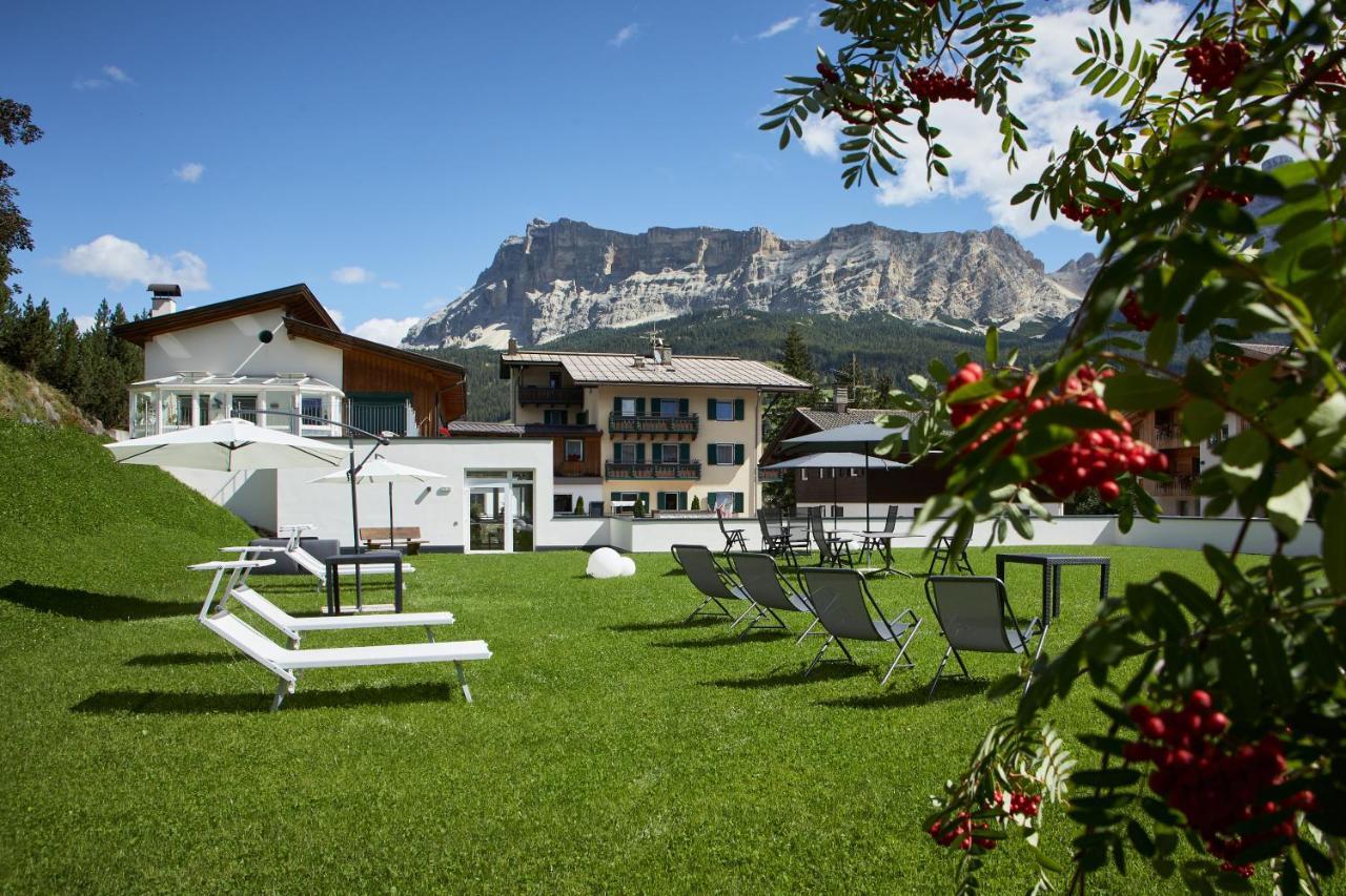 Dolomites Wellness Hotel Savoy La Villa  Ngoại thất bức ảnh