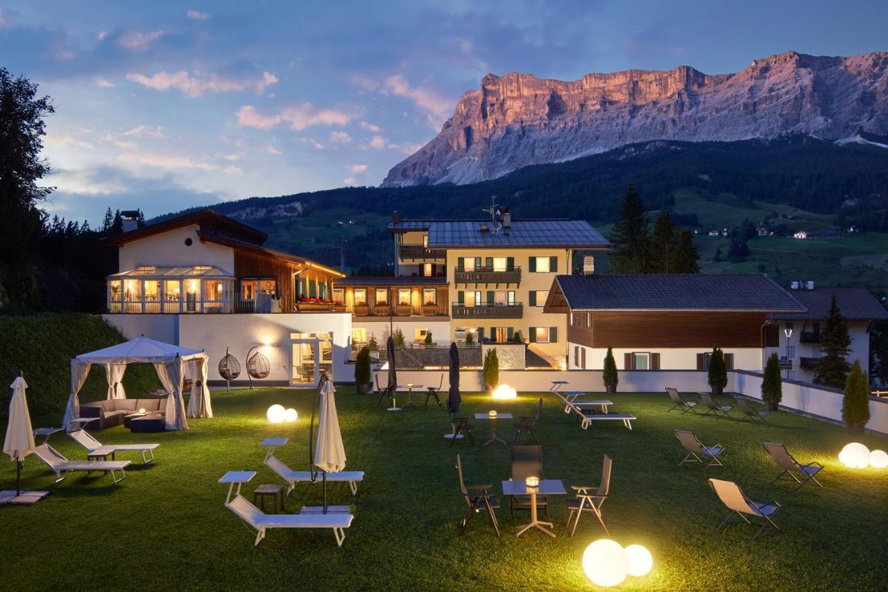 Dolomites Wellness Hotel Savoy La Villa  Ngoại thất bức ảnh