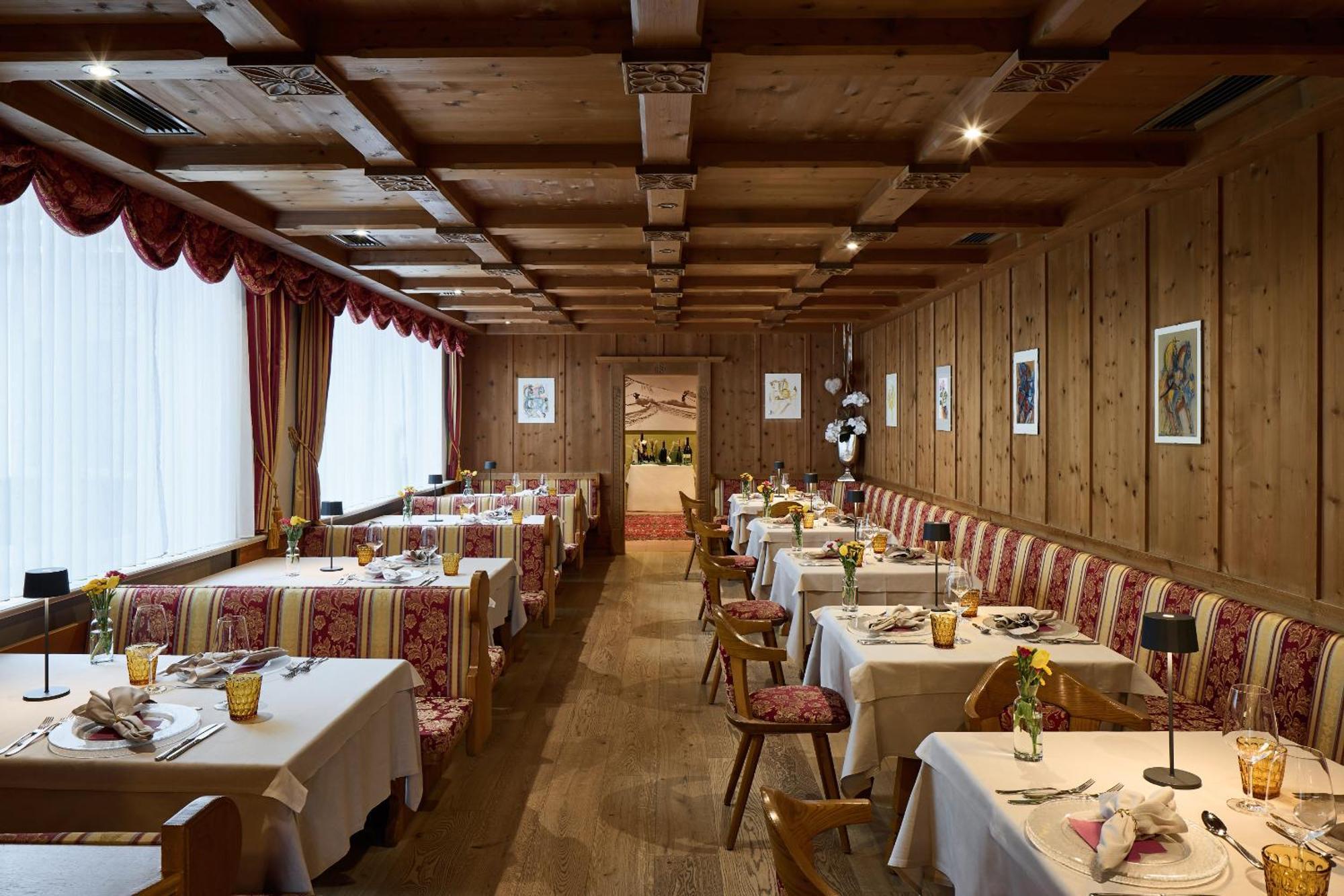 Dolomites Wellness Hotel Savoy La Villa  Ngoại thất bức ảnh