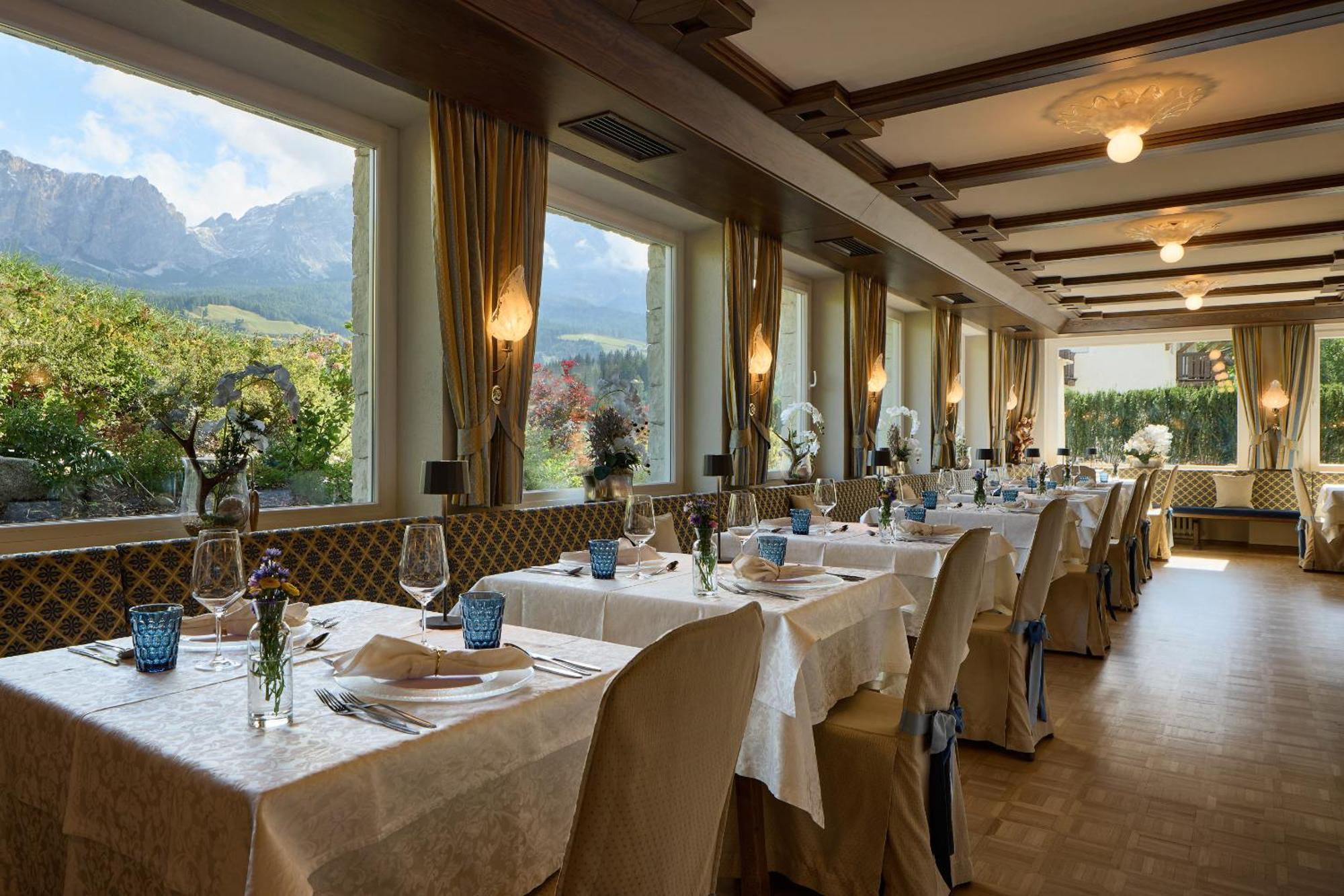 Dolomites Wellness Hotel Savoy La Villa  Ngoại thất bức ảnh
