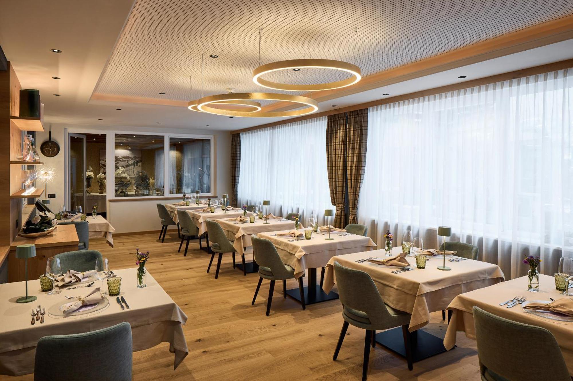 Dolomites Wellness Hotel Savoy La Villa  Ngoại thất bức ảnh