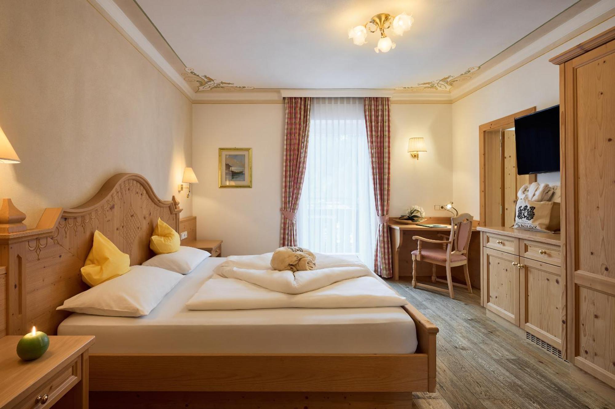 Dolomites Wellness Hotel Savoy La Villa  Ngoại thất bức ảnh