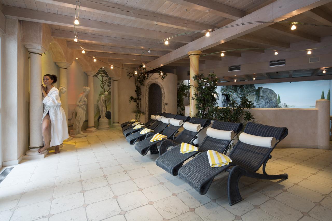 Dolomites Wellness Hotel Savoy La Villa  Ngoại thất bức ảnh
