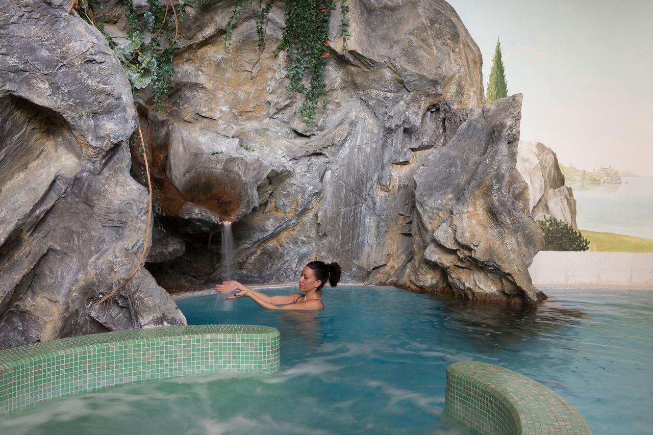 Dolomites Wellness Hotel Savoy La Villa  Ngoại thất bức ảnh
