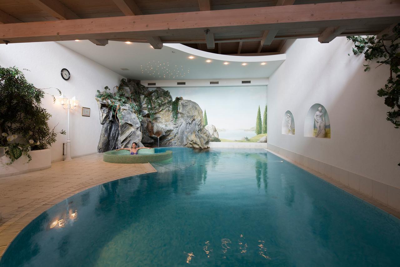 Dolomites Wellness Hotel Savoy La Villa  Ngoại thất bức ảnh